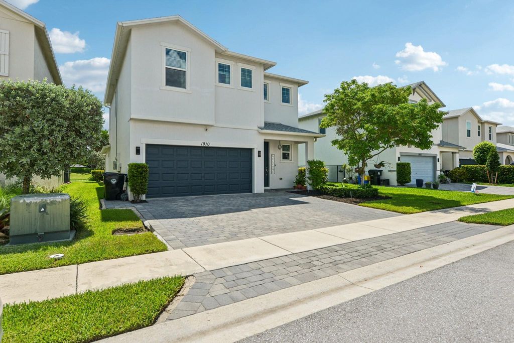 Photo of 1910 Harding Street, Lake Worth Beach, FL 33460 (MLS # F10514522)