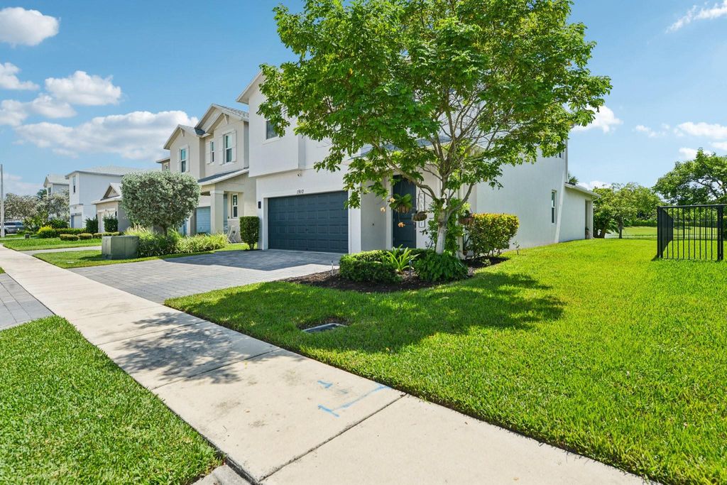 Photo of 1910 Harding Street, Lake Worth Beach, FL 33460 (MLS # F10514522)