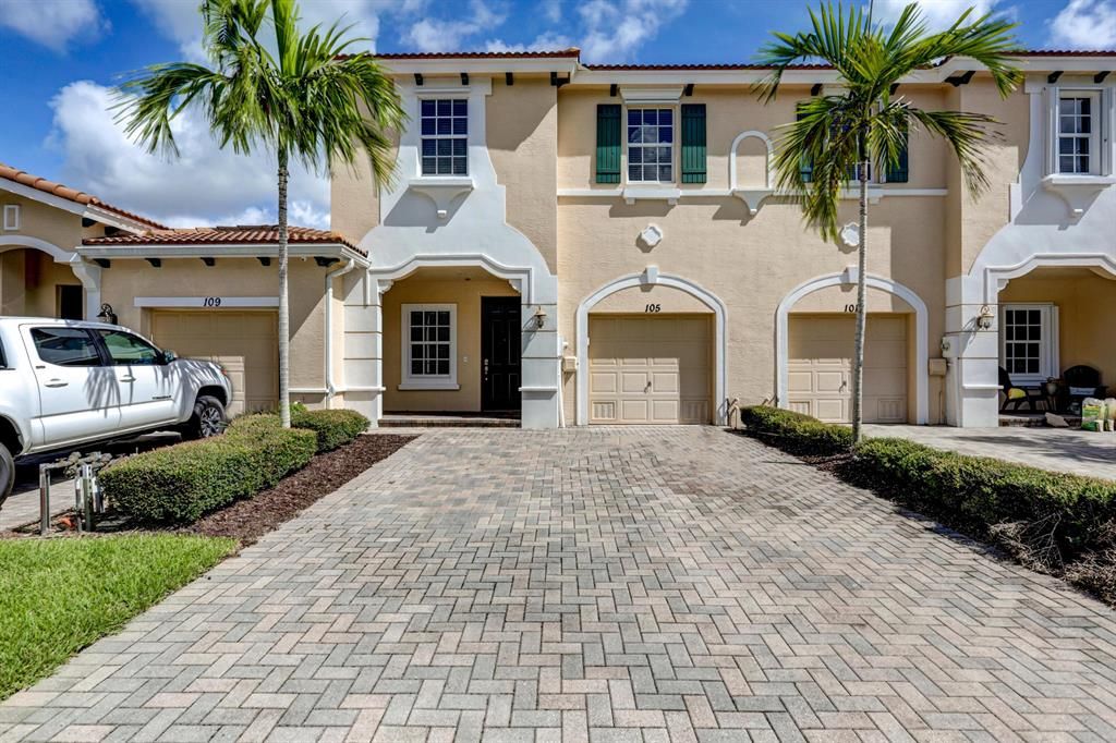 Photo of 105 SW Otter Run Place Pl, Stuart, FL 34997 (MLS # R10728171)