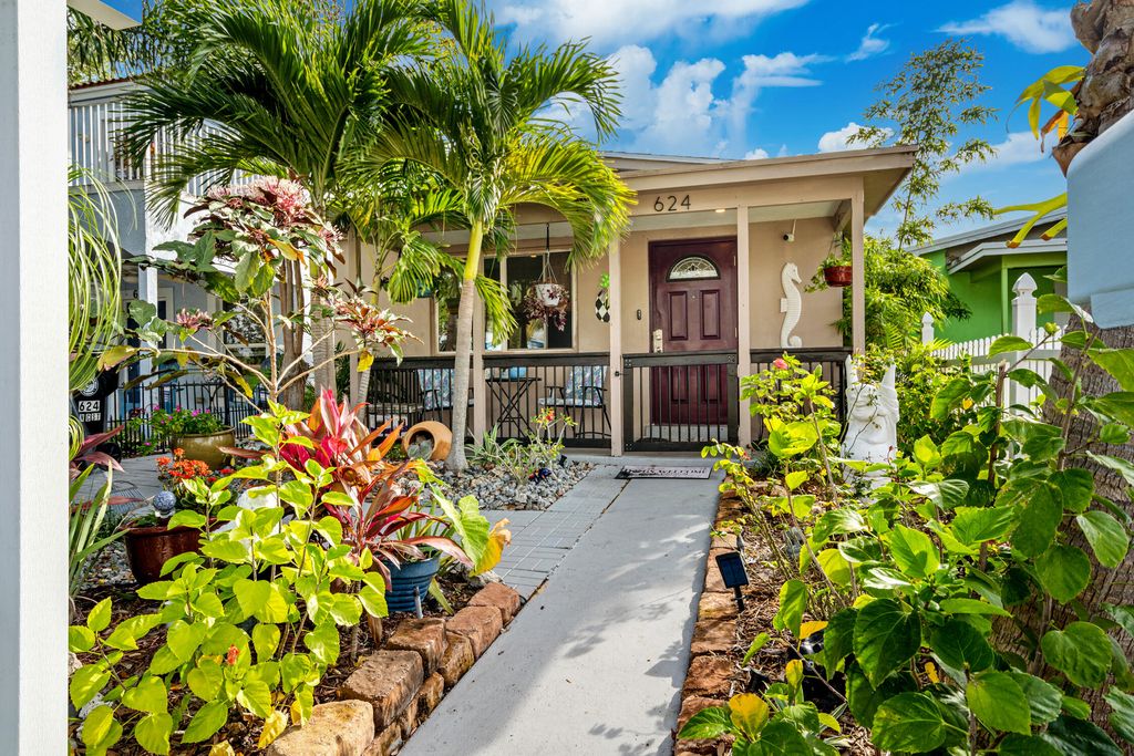 Photo of 624 N C Street, Lake Worth Beach, FL 33460 (MLS # R10965699)