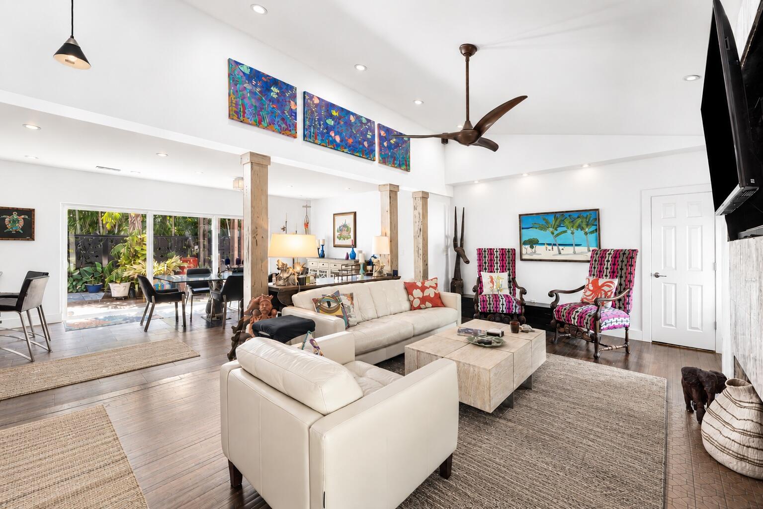 742 PARK Drive W