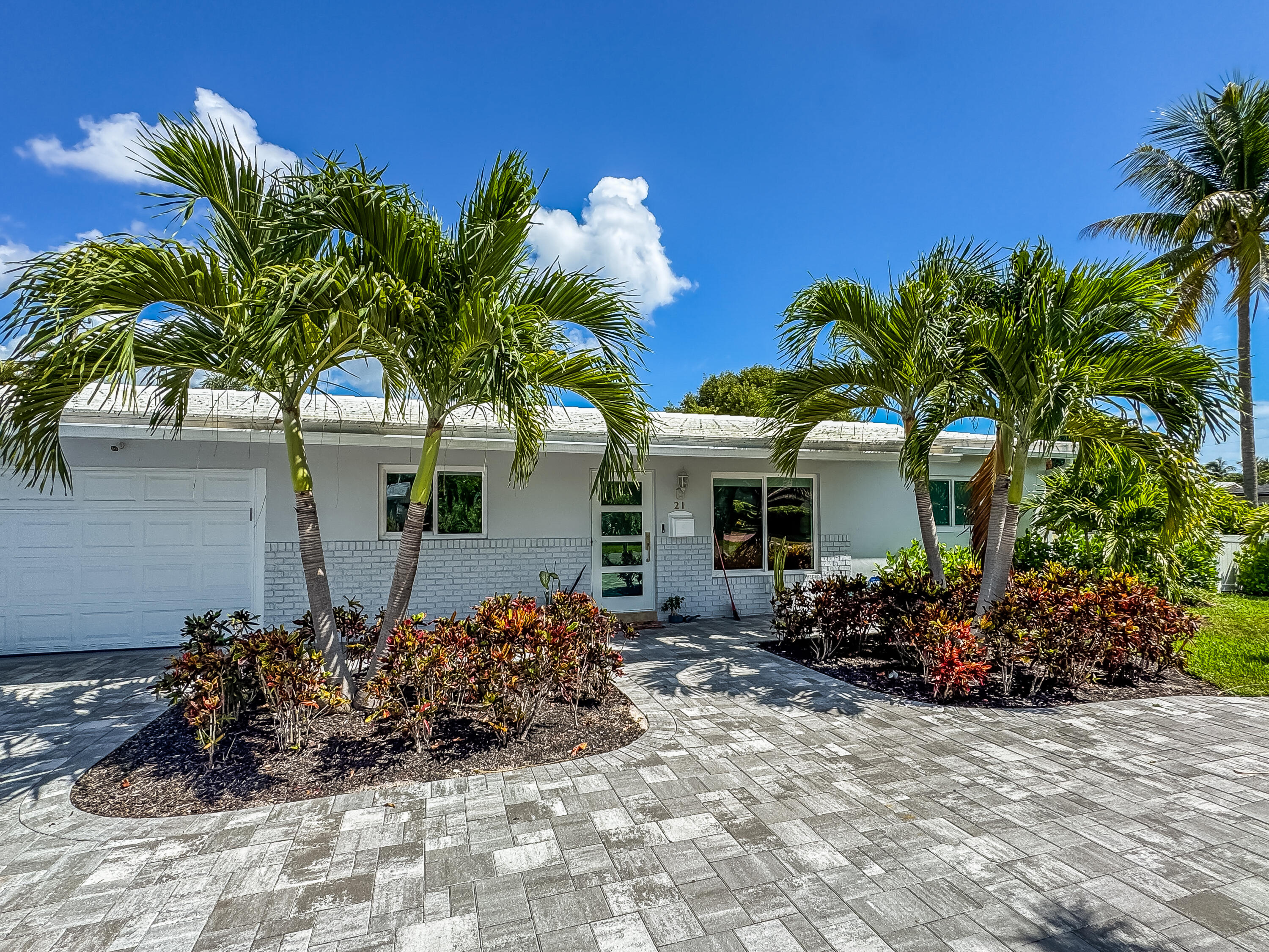 21 SE 9th Street, Pompano Beach, FL, 33060/$759,000 8 21 SE 9th Street