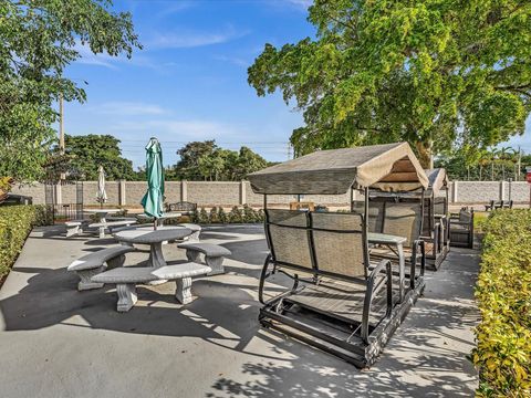 Tiny photo for 238 Ventnor Q #238, Deerfield Beach, FL 33442 (MLS # F10551413)