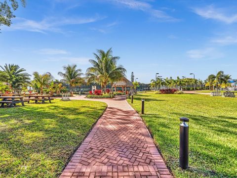 Tiny photo for 238 Ventnor Q #238, Deerfield Beach, FL 33442 (MLS # F10551413)