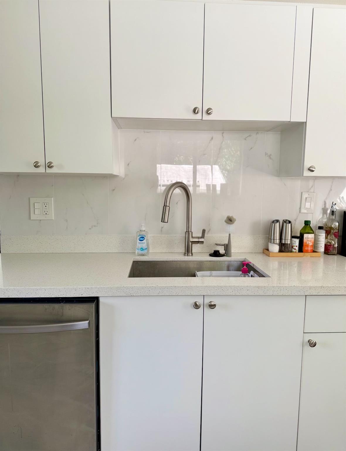 MC KEEVER TERR NO 3 - Residential