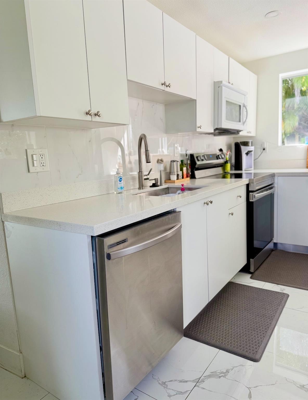 MC KEEVER TERR NO 3 - Residential