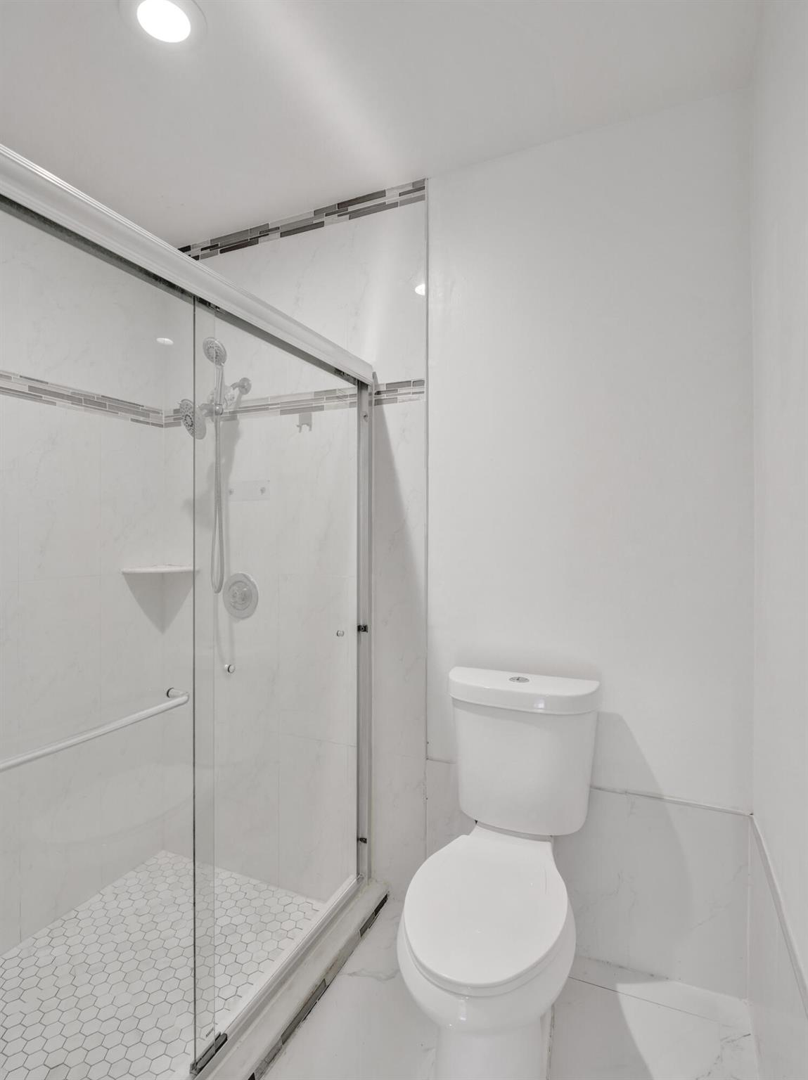 MEADOWS 300 1 - Residential Lease