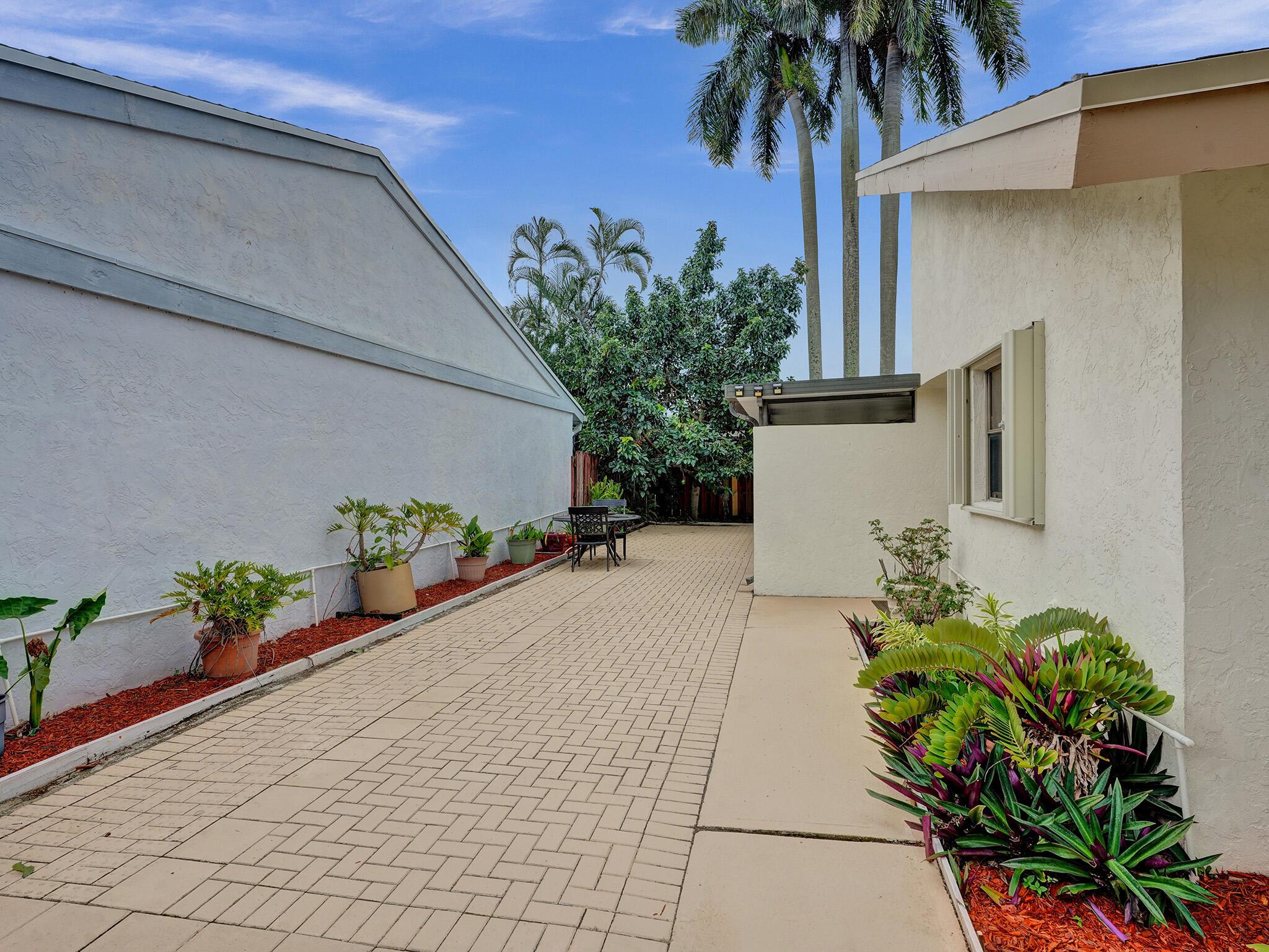 MEADOWS 300 1 - Residential Lease