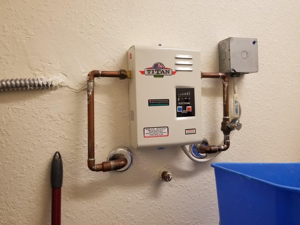 FLORAL PARK LANTANA - Residential Lease