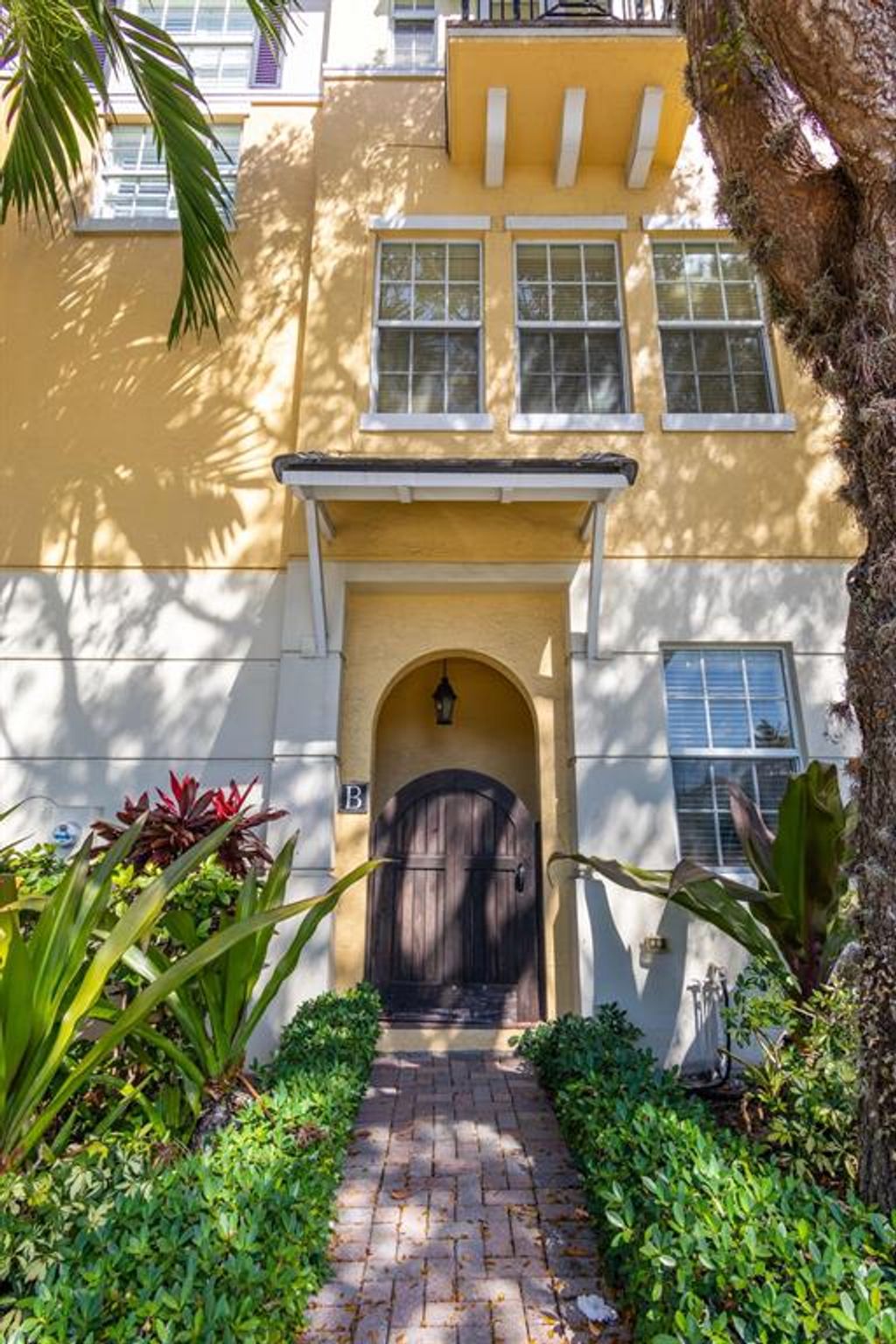 Photo of 285 SE 6th Avenue #B, Delray Beach, FL 33483 (MLS # R10791590)