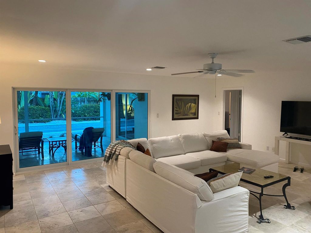 Photo of 1237 SW 14th Street, Boca Raton, FL 33486 (MLS # R10947368)