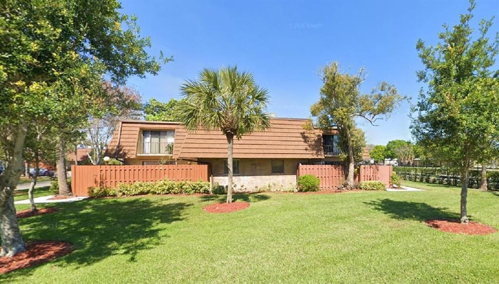 Photo of 1302 Nebraska Avenue #9a, Fort Pierce, FL 34950 (MLS # R10748787)