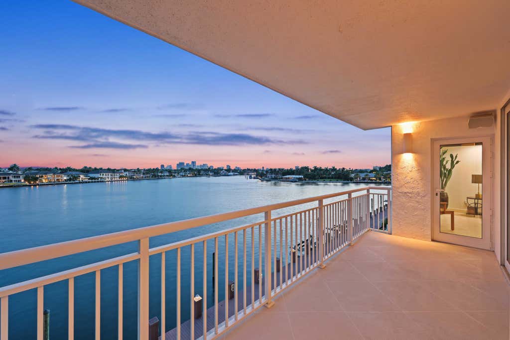 Photo of 511 Bayshore Drive #401, Fort Lauderdale, FL 33304 (MLS # B26049029)