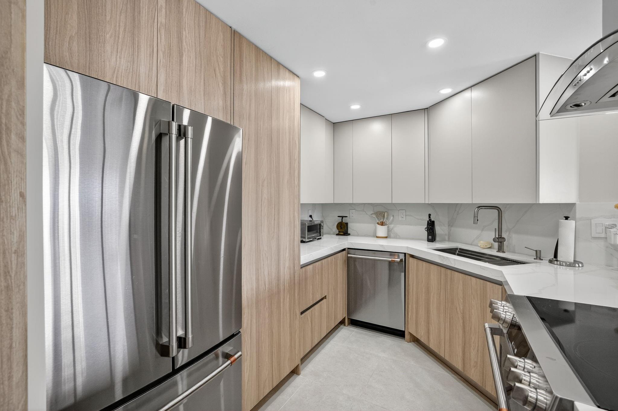2100 S Ocean Drive 15E