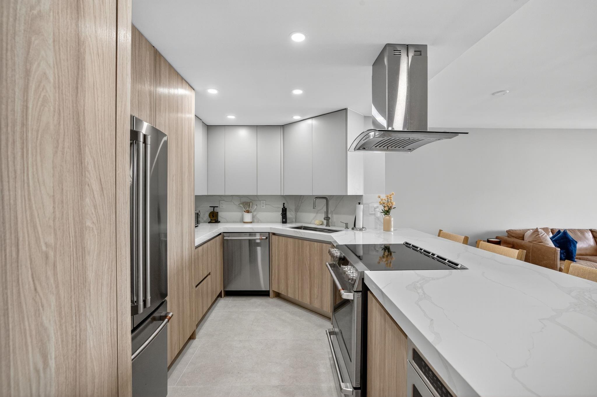 2100 S Ocean Drive 15E