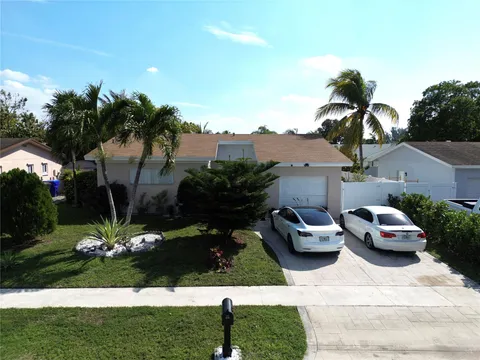 8220 SW 4th Ct, North Lauderdale, FL MLS: F10491871