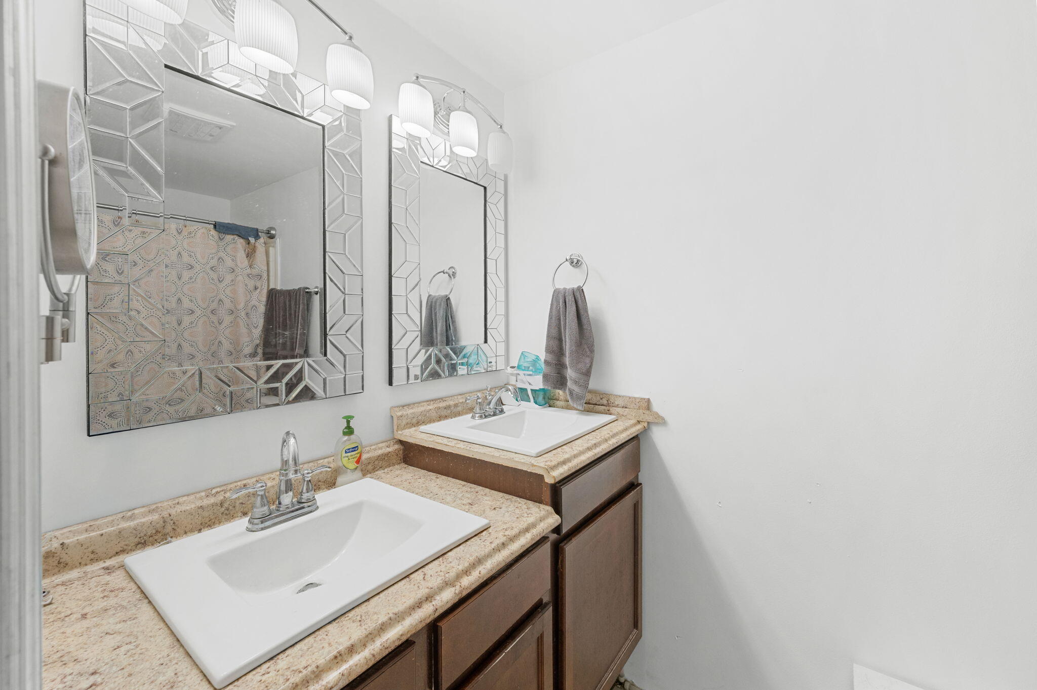 RAIN TREE CORNER SUB - Residential