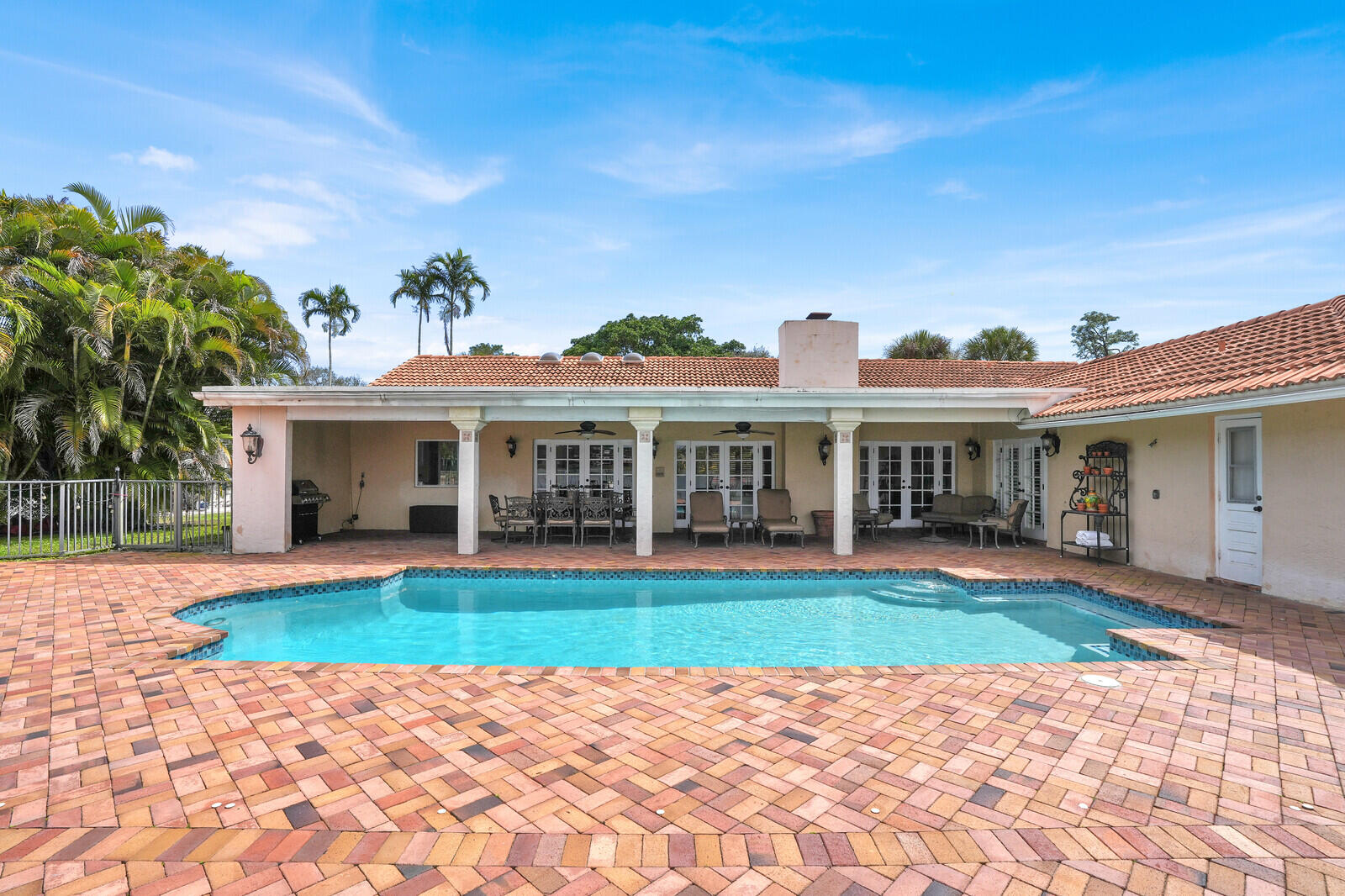 ESTANCIA IV OF VIA VERDE - Residential