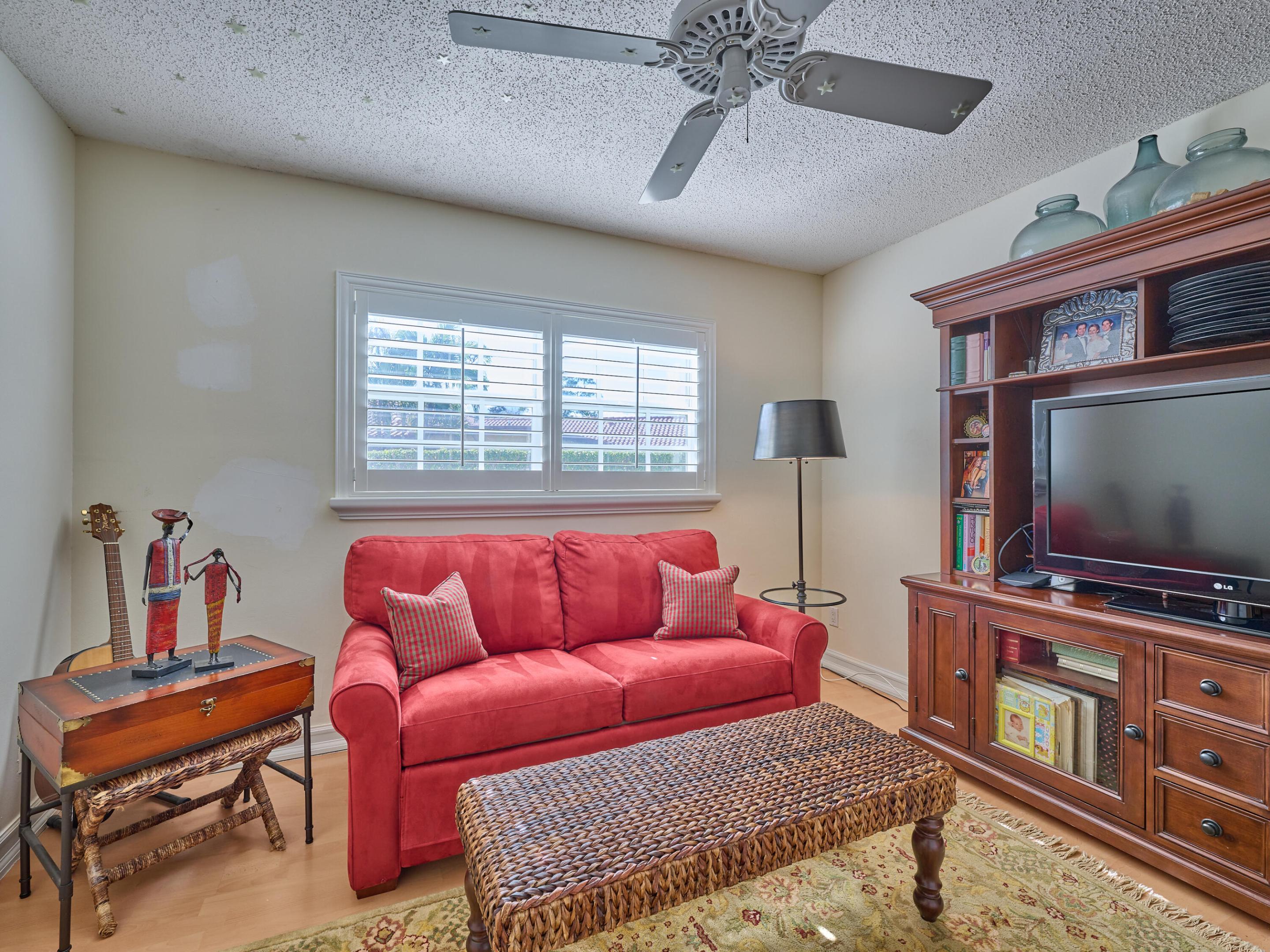 ESTANCIA IV OF VIA VERDE - Residential