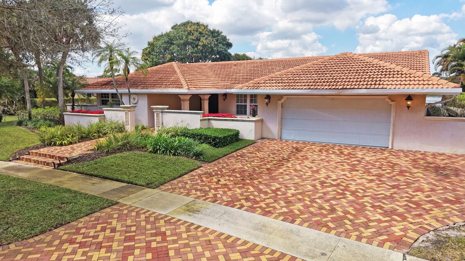 ESTANCIA IV OF VIA VERDE - Residential