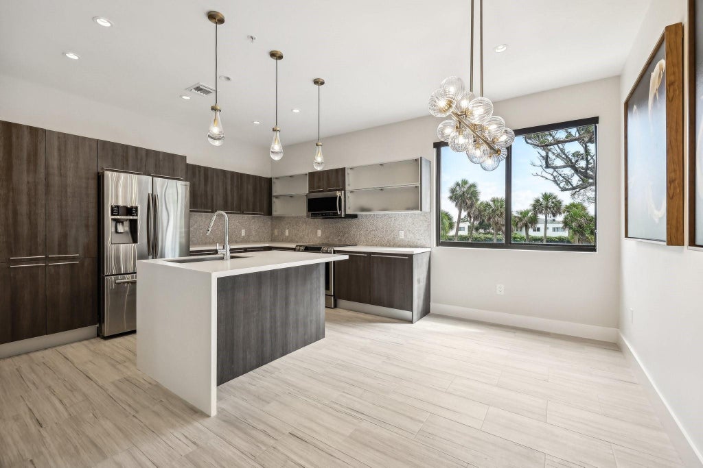 Photo of 161 SE 1ST Circle #161, Pompano Beach, FL 33060 (MLS # B26089525)