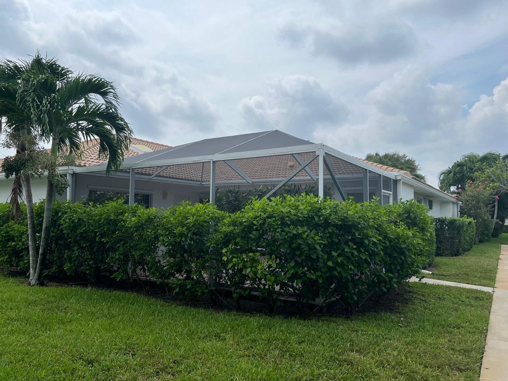 Photo of 6002 Red Oak Court, Palm Beach Gardens, FL 33410 (MLS # R11122155)