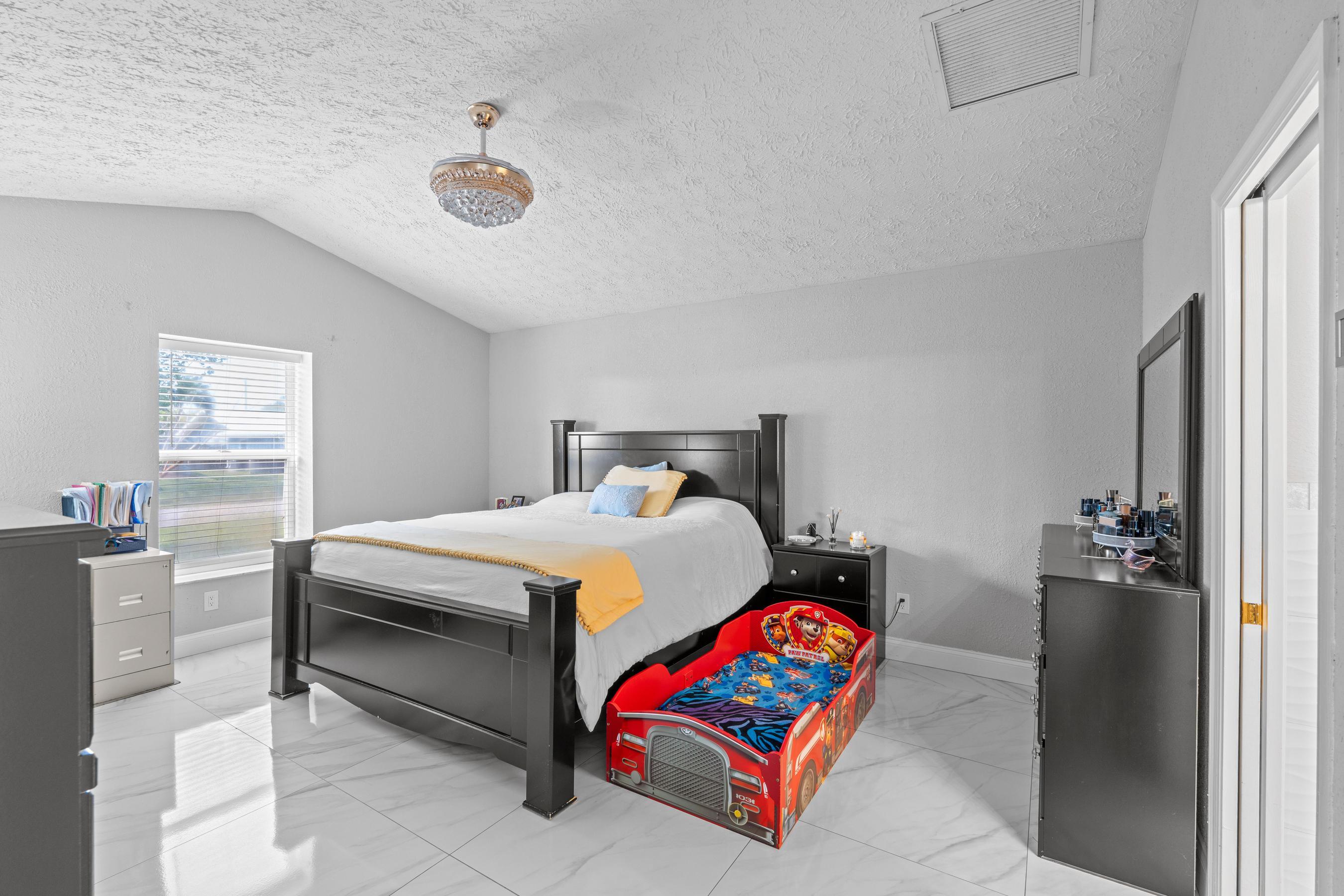 1621 SE Mistletoe Street