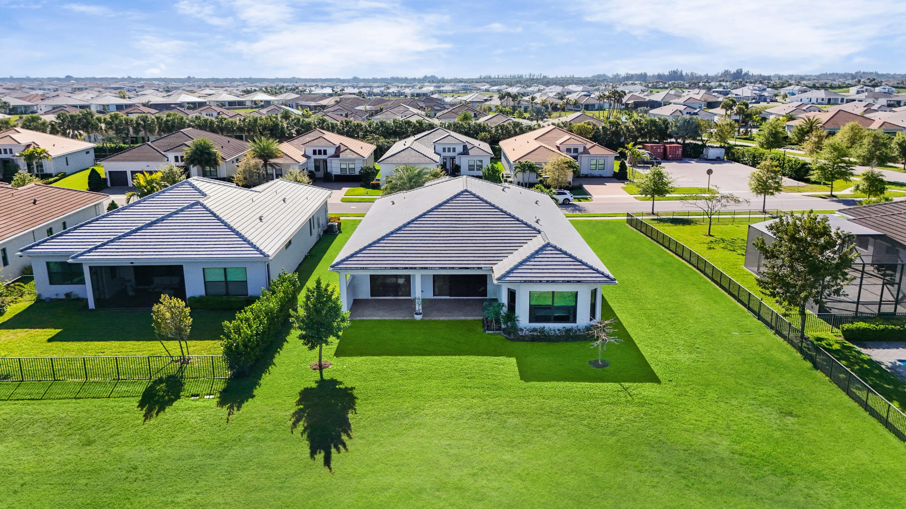 CRESSWIND PALM BEACH - Residential