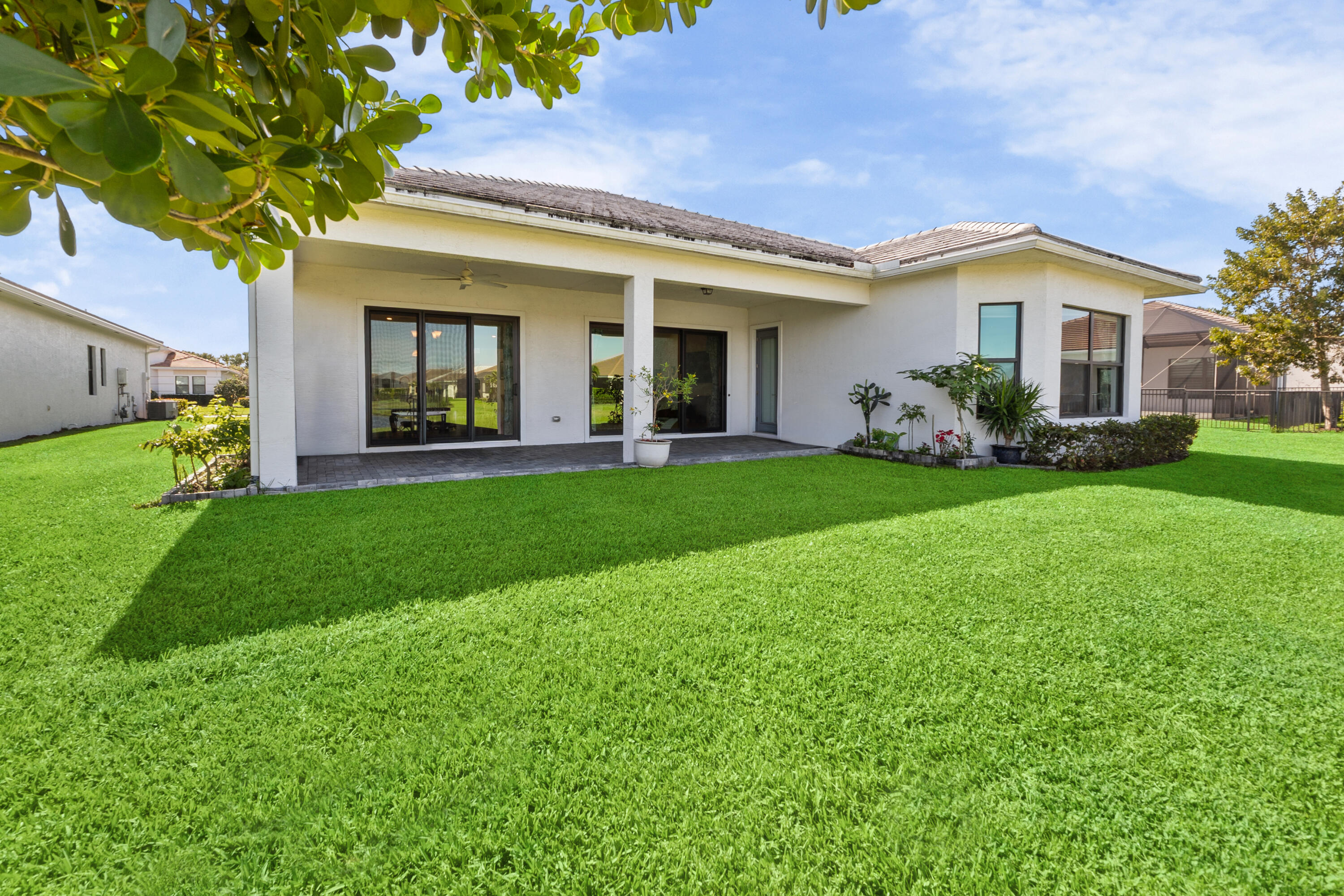 CRESSWIND PALM BEACH - Residential