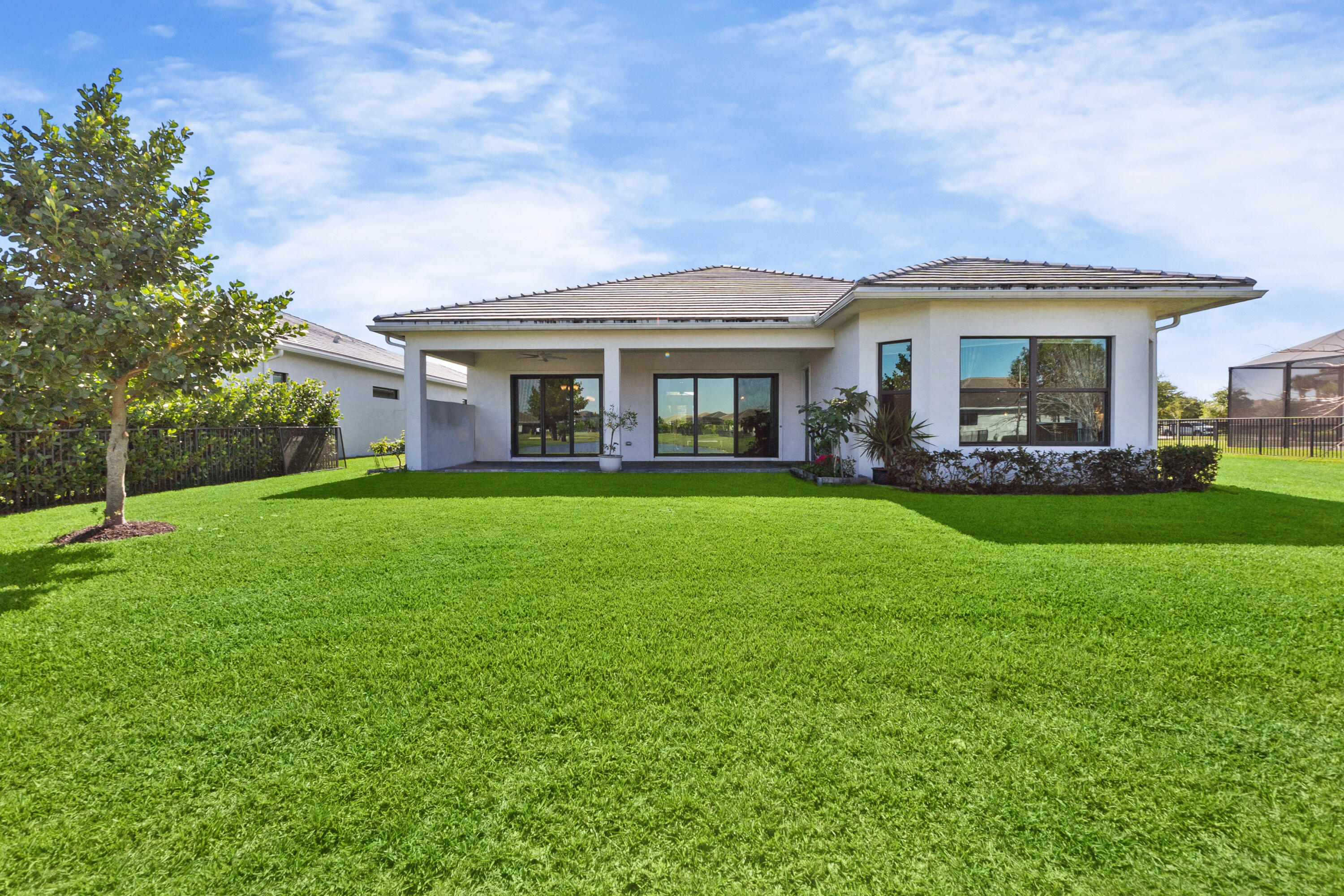 CRESSWIND PALM BEACH - Residential