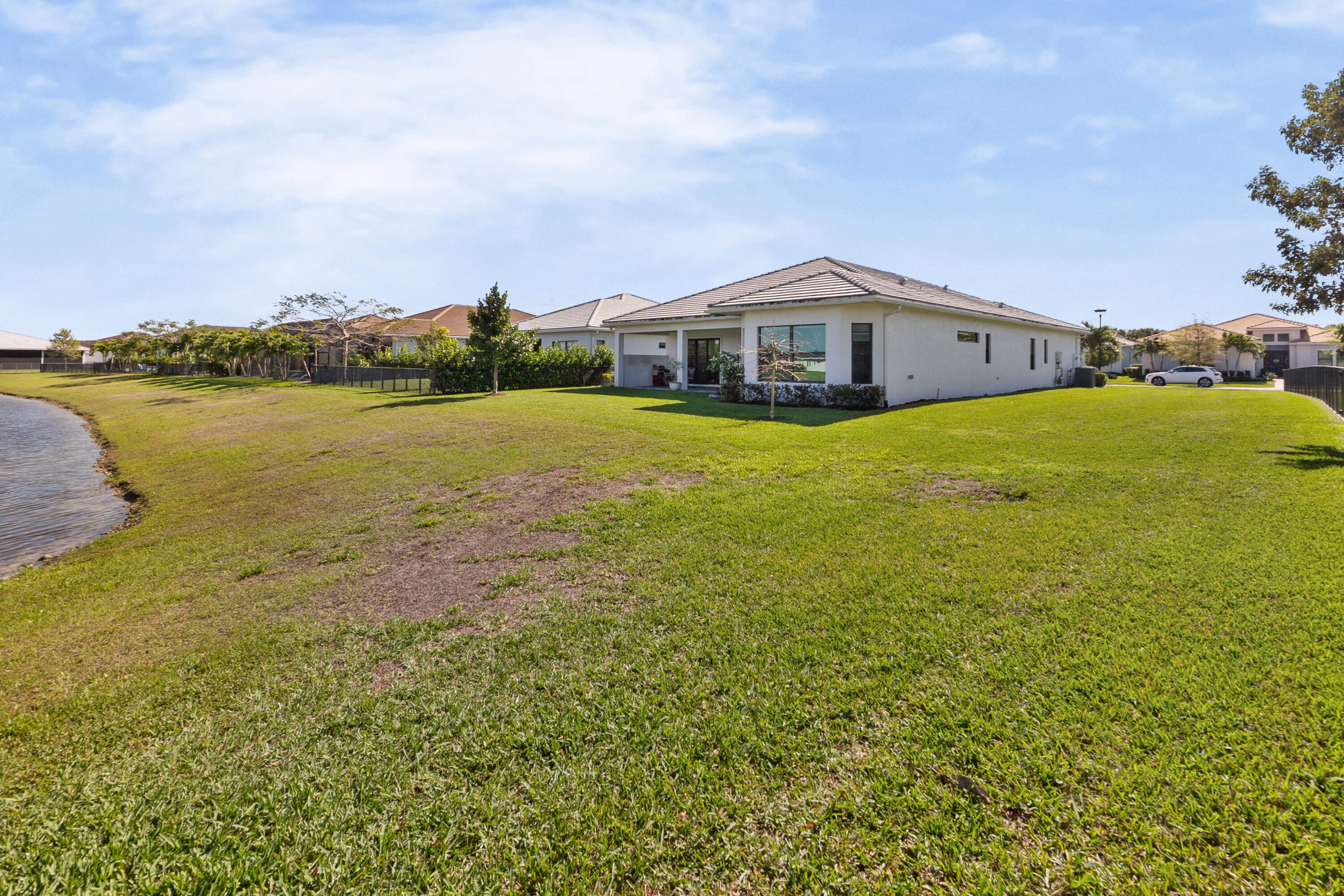 CRESSWIND PALM BEACH - Residential