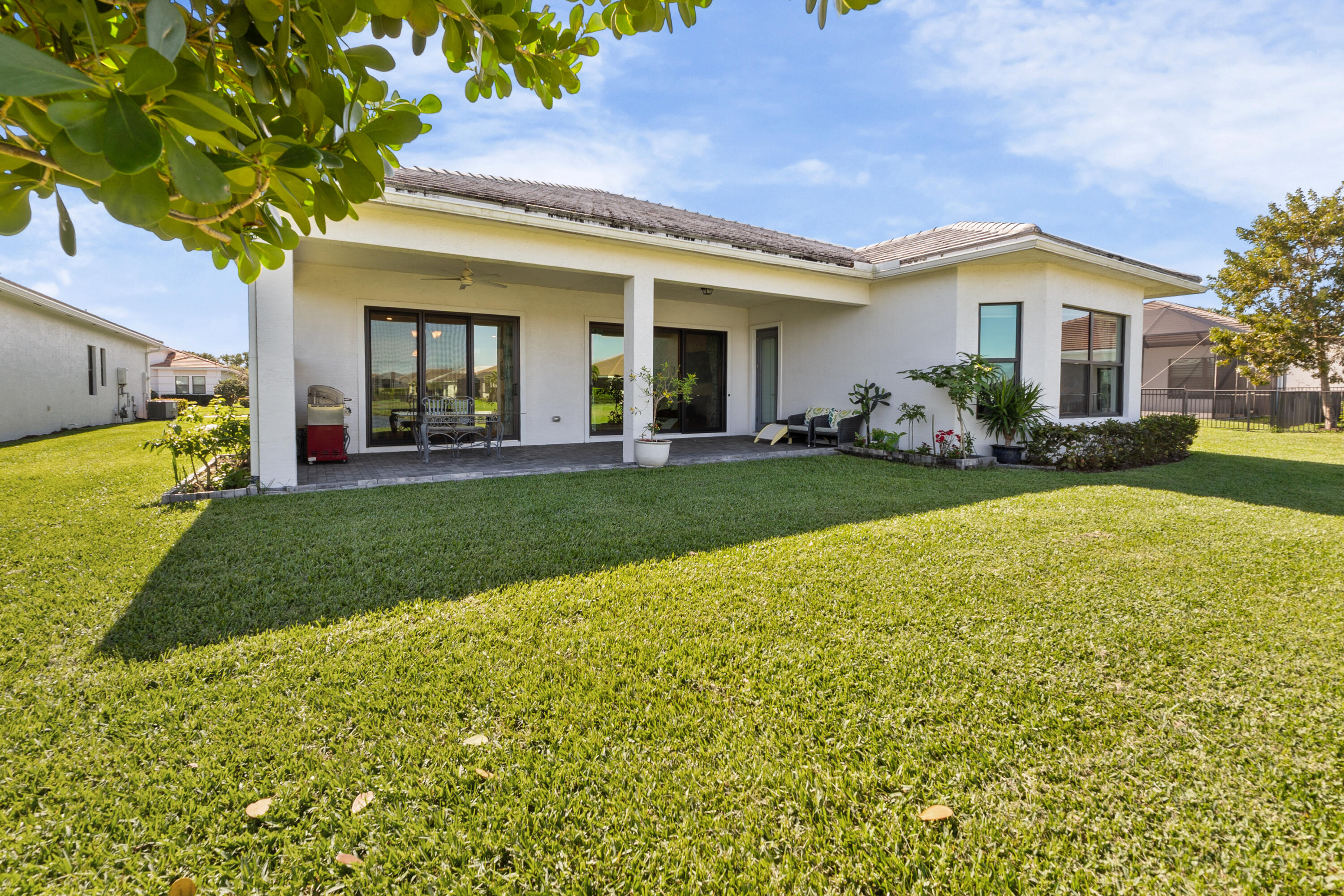 CRESSWIND PALM BEACH - Residential