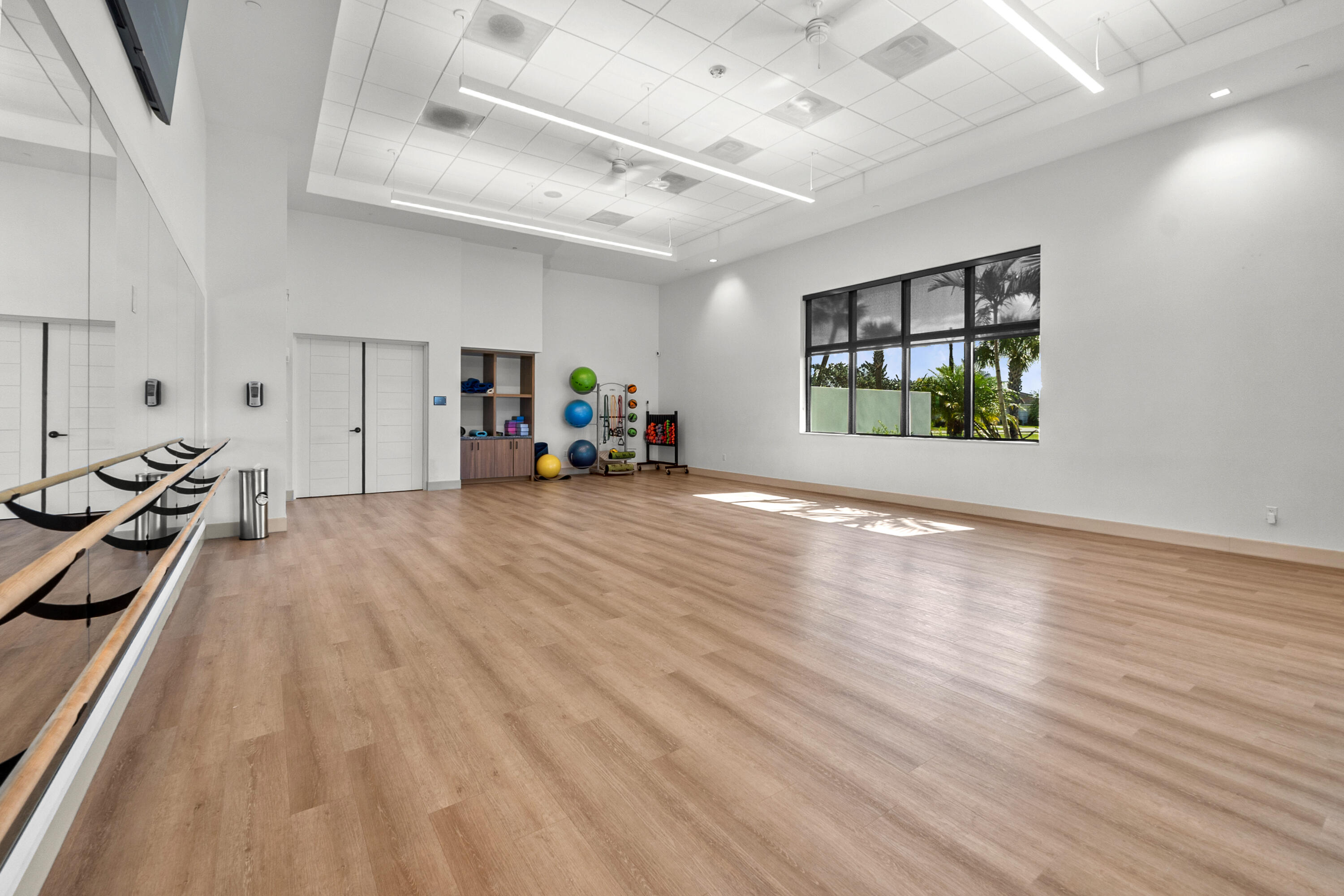 CRESSWIND PALM BEACH - Residential