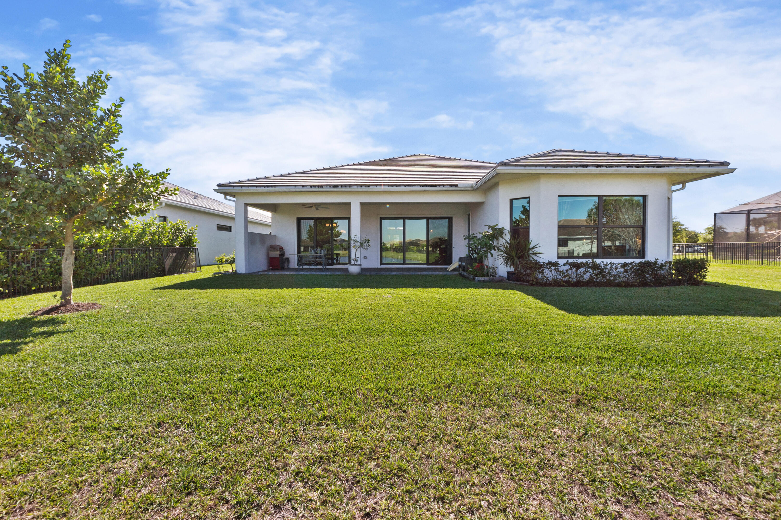 CRESSWIND PALM BEACH - Residential