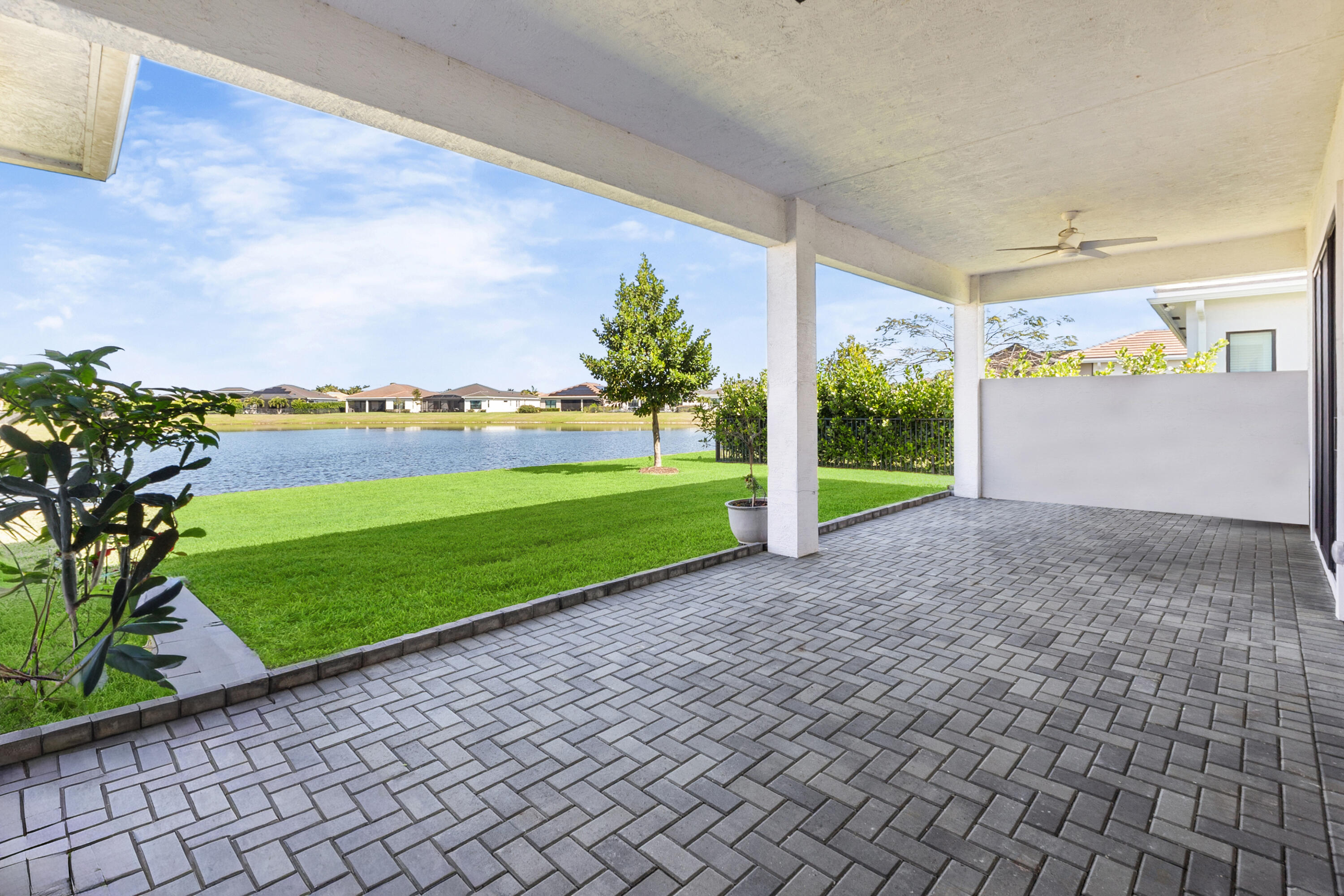 CRESSWIND PALM BEACH - Residential