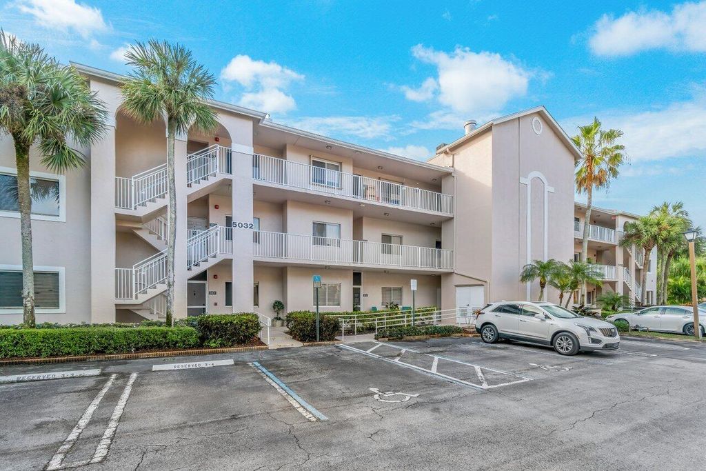 Photo of 5032 Rosehill Drive #103, Boynton Beach, FL 33437 (MLS # R10947142)