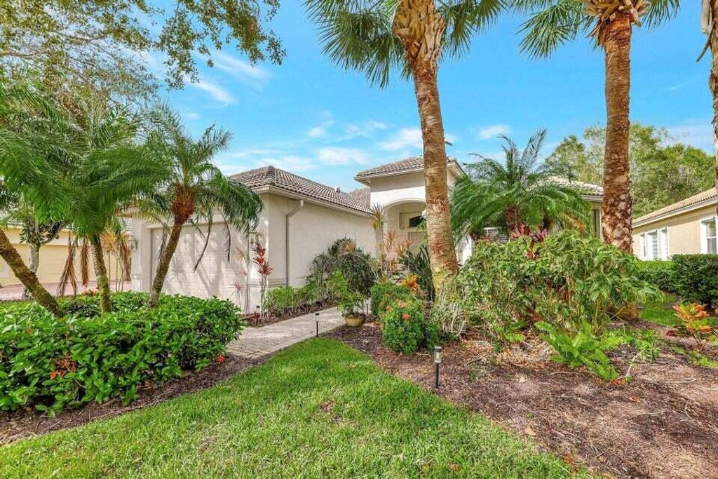 Photo of 7602 Greenbrier Circle, Port Saint Lucie, FL 34986 (MLS # B26012807)