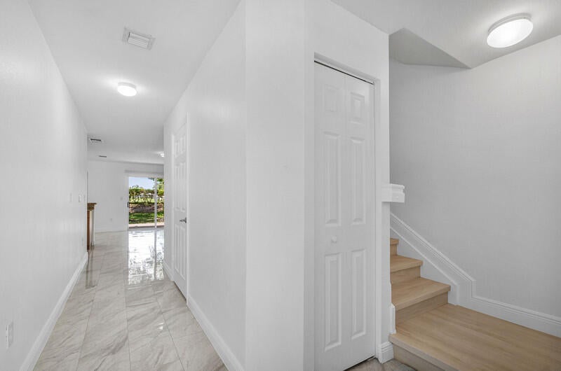 Photo of 6635 Old Farm Trail, Boynton Beach, FL 33437 (MLS # B26038517)
