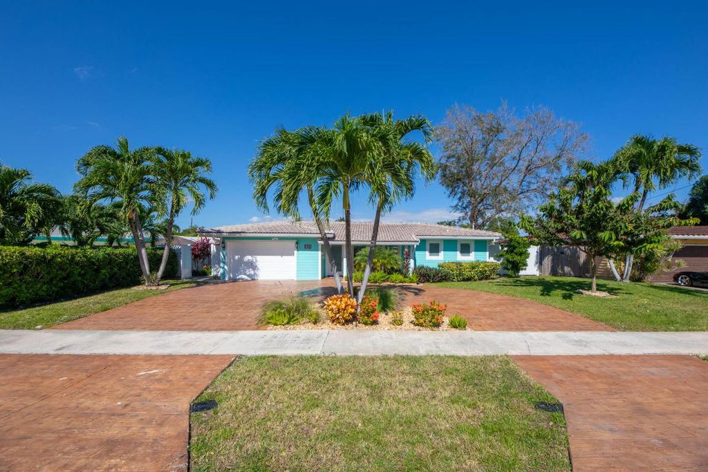 Photo of 521 SE 4 Court, Pompano Beach, FL 33060 (MLS # R11156629)