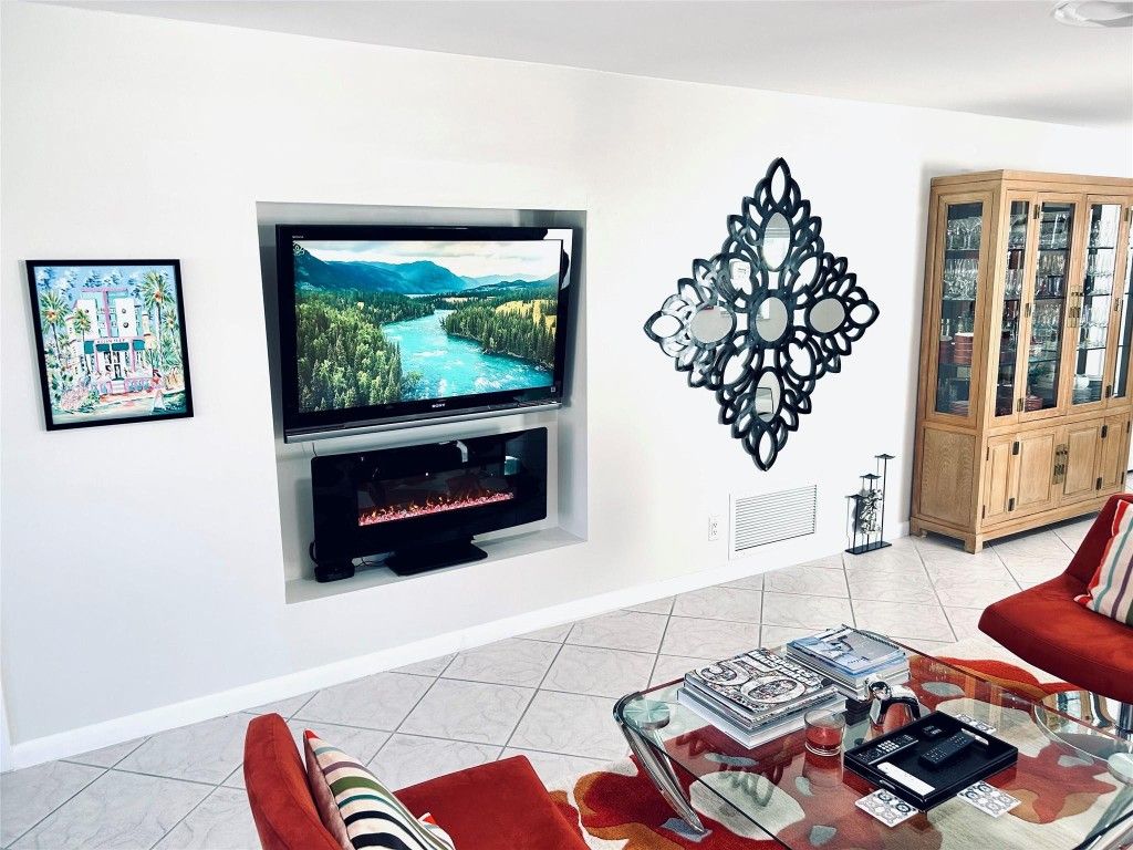 Photo of 850 Meadowlark Lane, Delray Beach, FL 33445 (MLS # F10537846)
