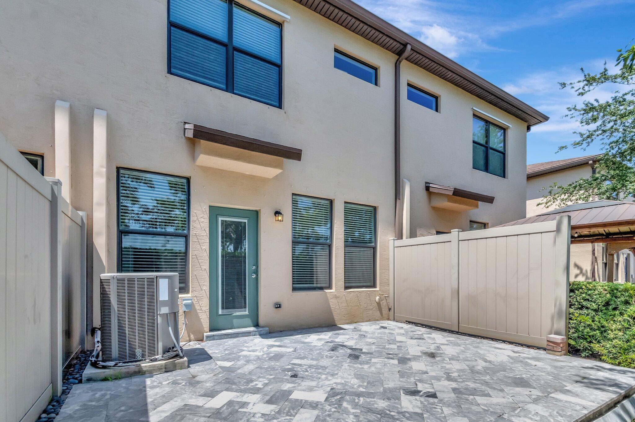 PRESTON SQUARE - Residential Lease