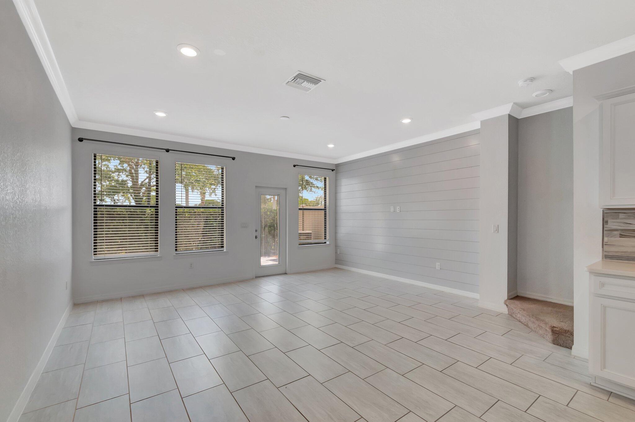 PRESTON SQUARE - Residential Lease