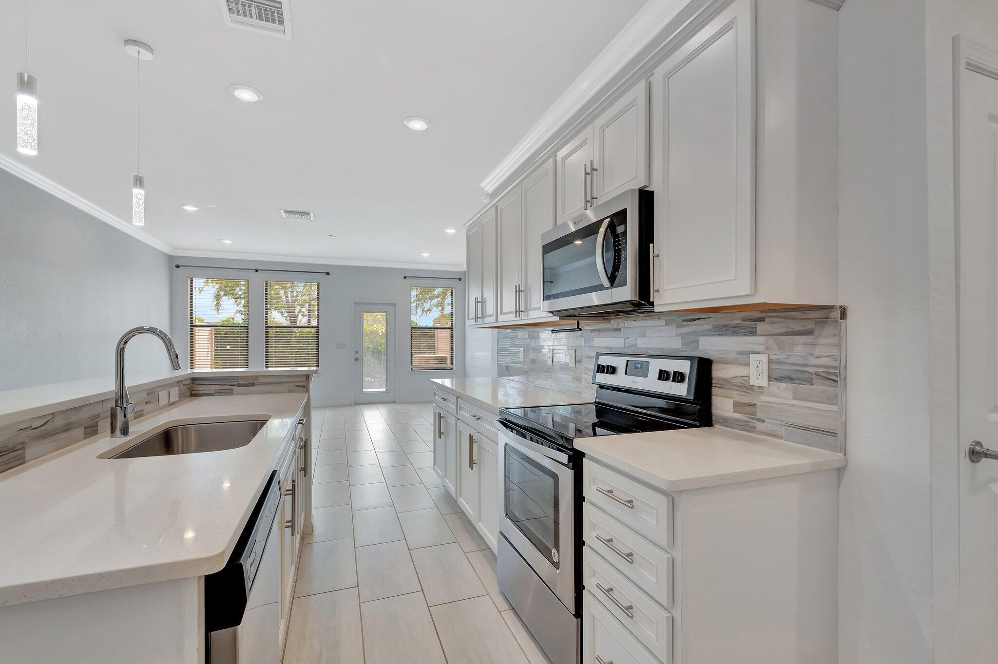 PRESTON SQUARE - Residential Lease