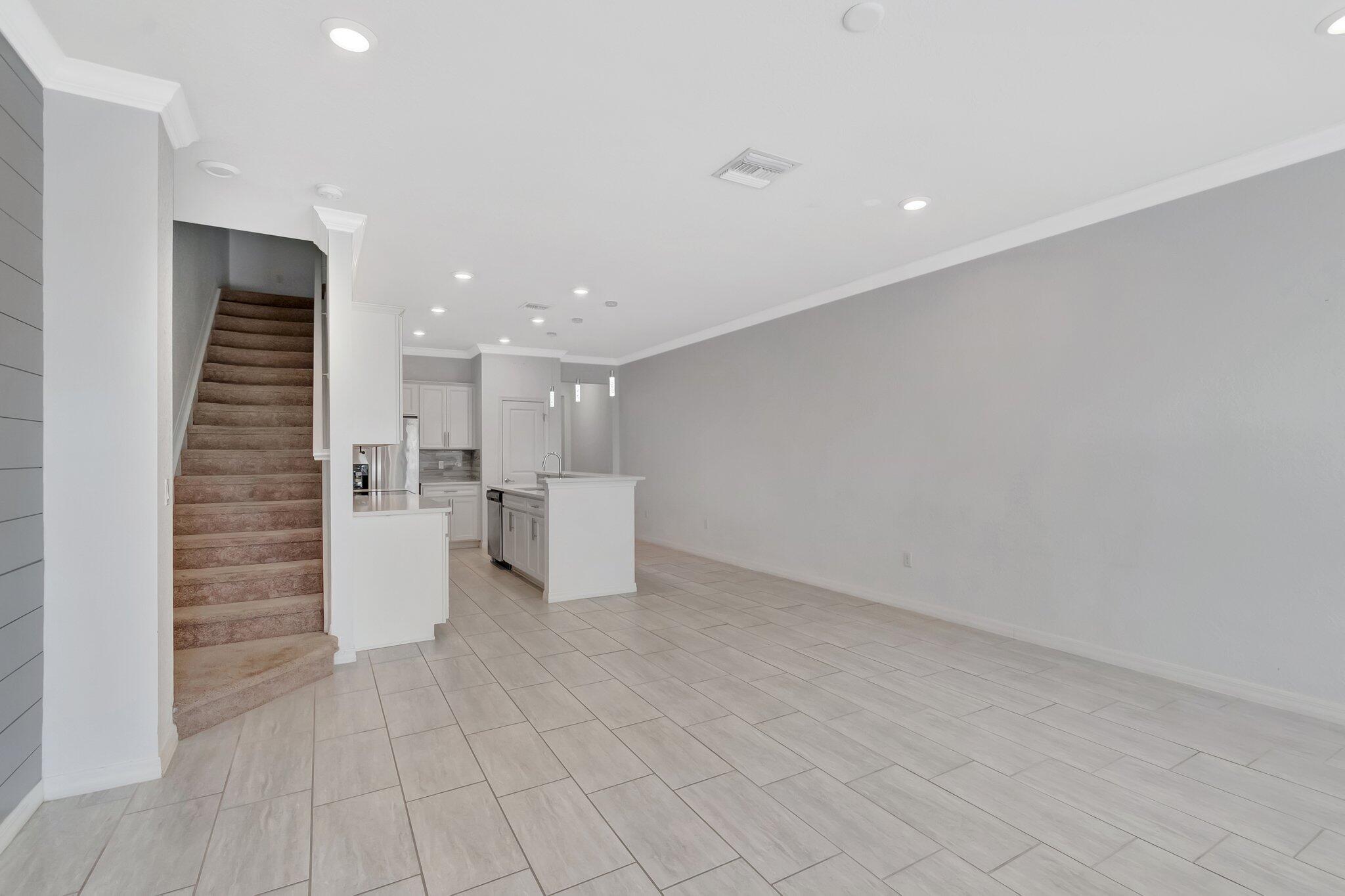 PRESTON SQUARE - Residential Lease