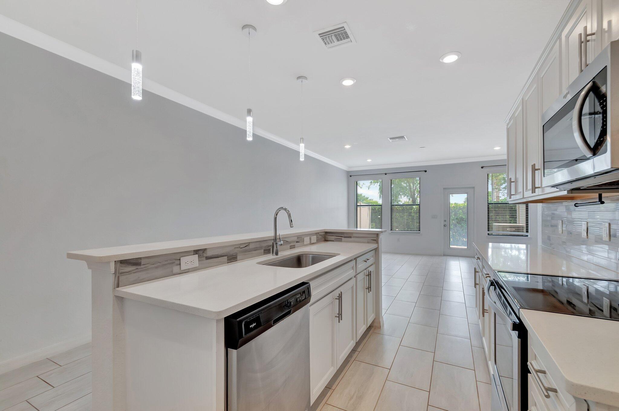PRESTON SQUARE - Residential Lease
