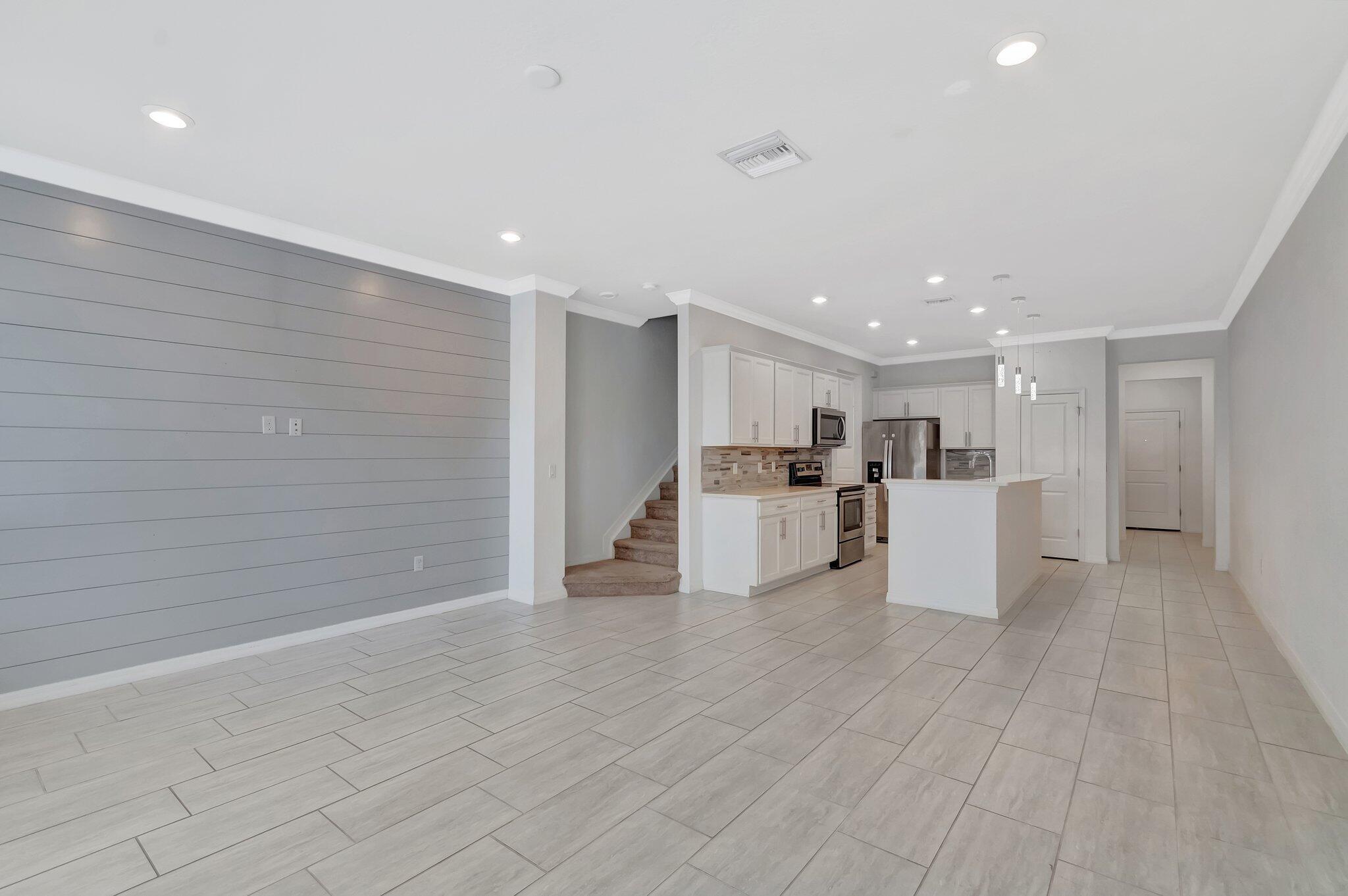 PRESTON SQUARE - Residential Lease