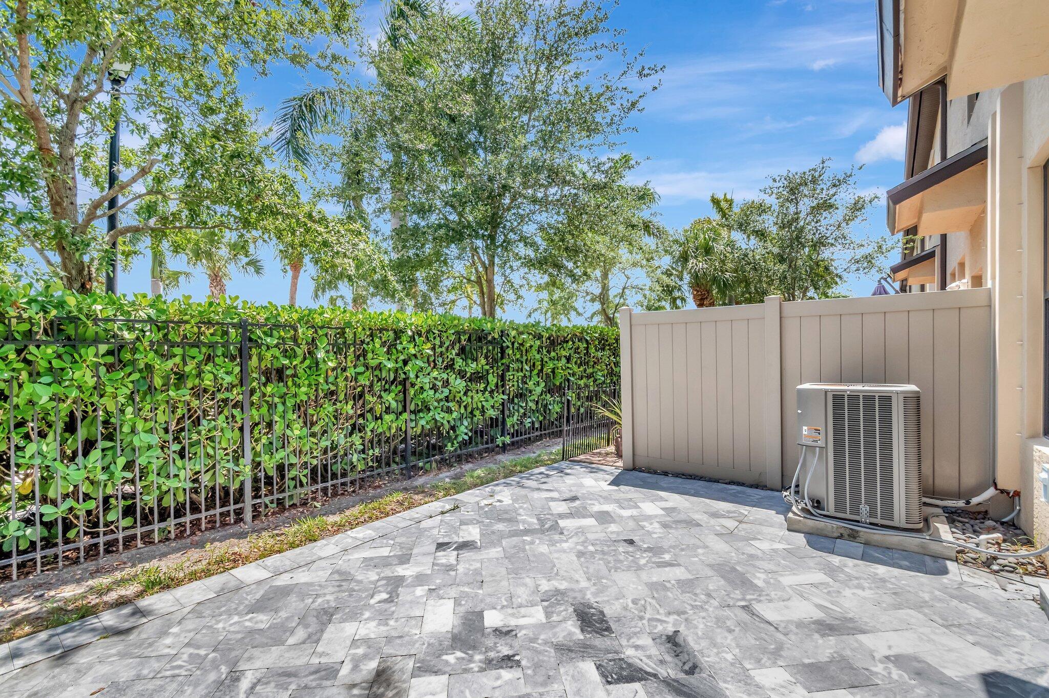 PRESTON SQUARE - Residential Lease