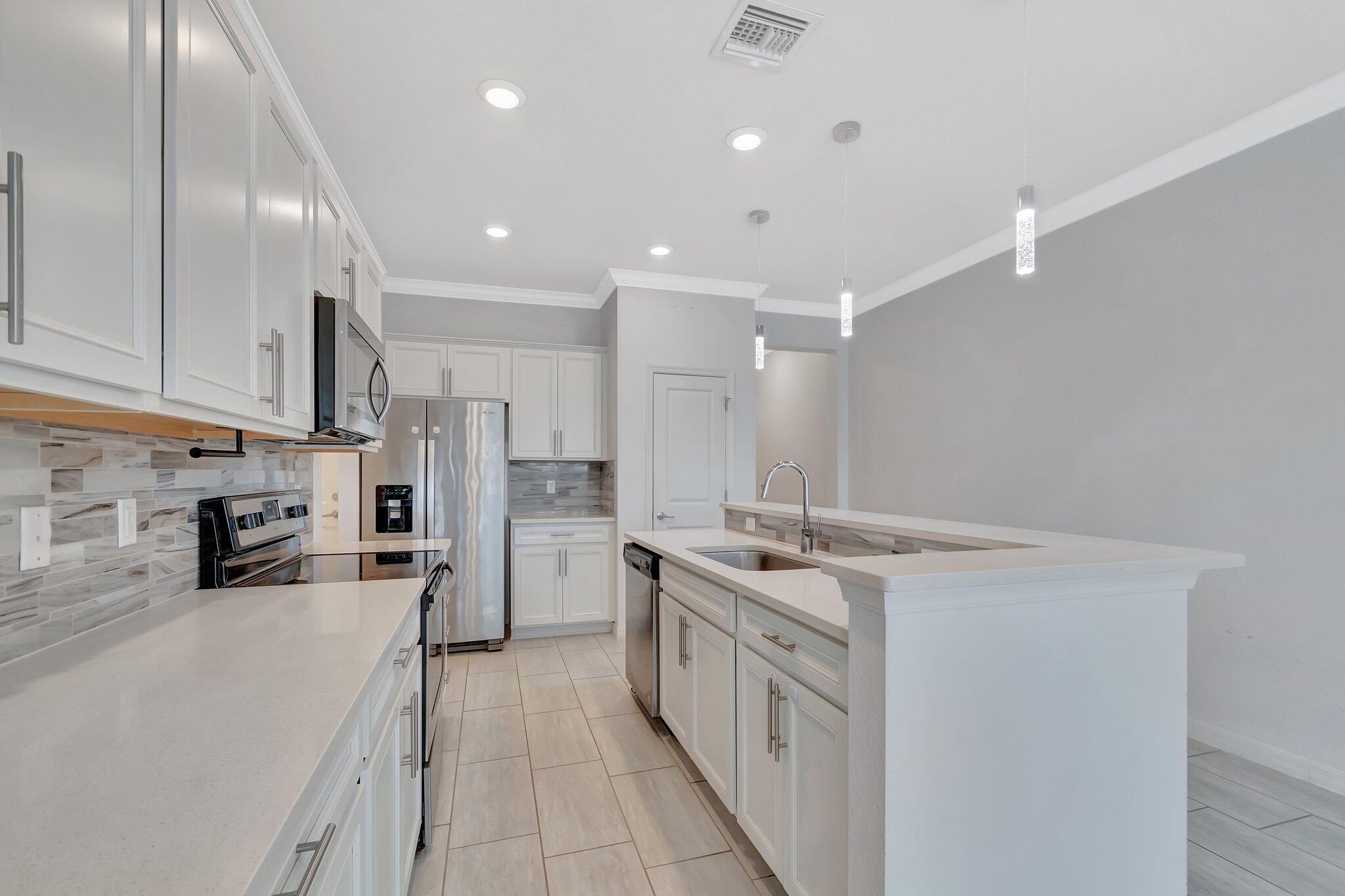 PRESTON SQUARE - Residential Lease