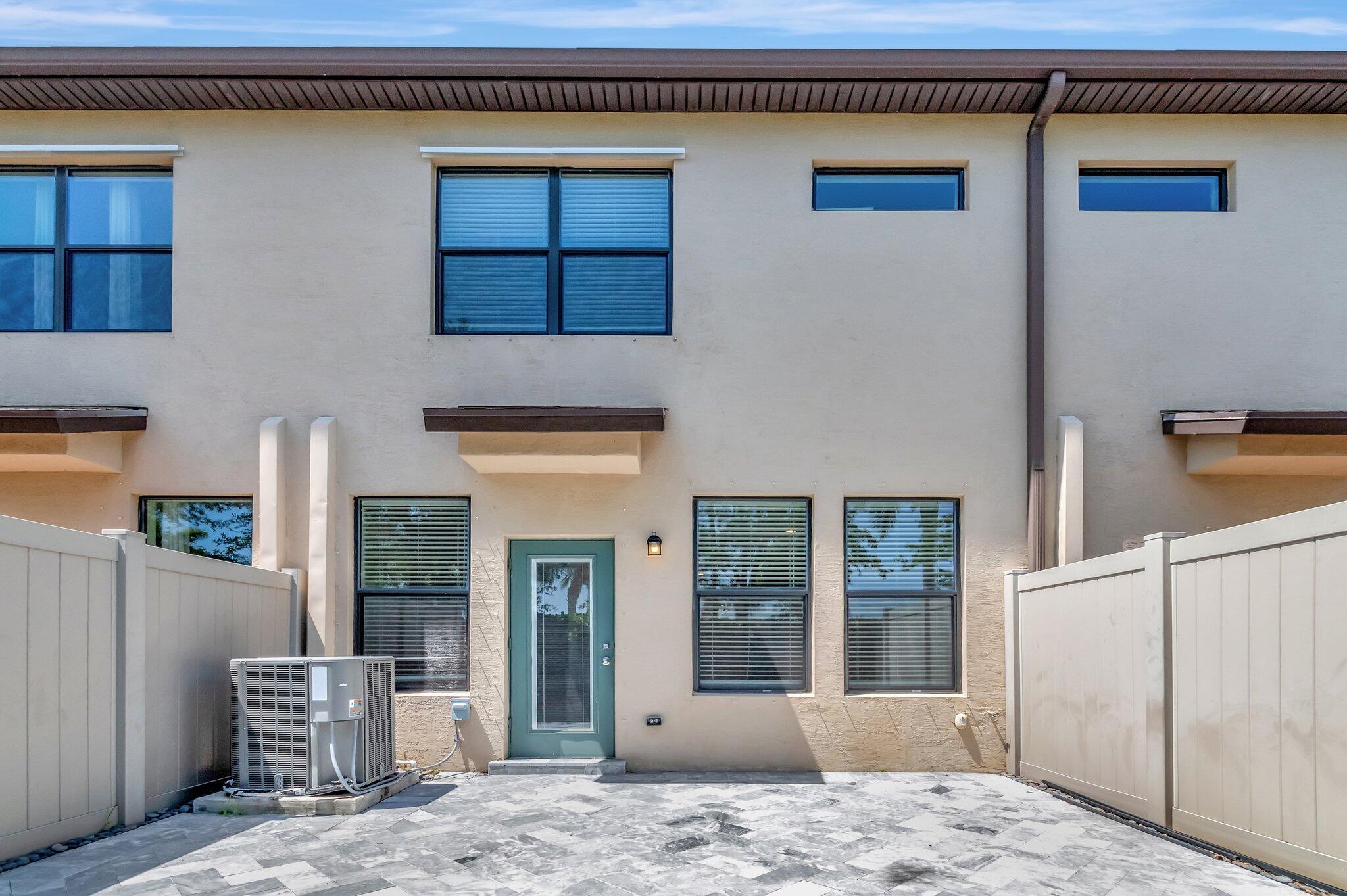 PRESTON SQUARE - Residential Lease