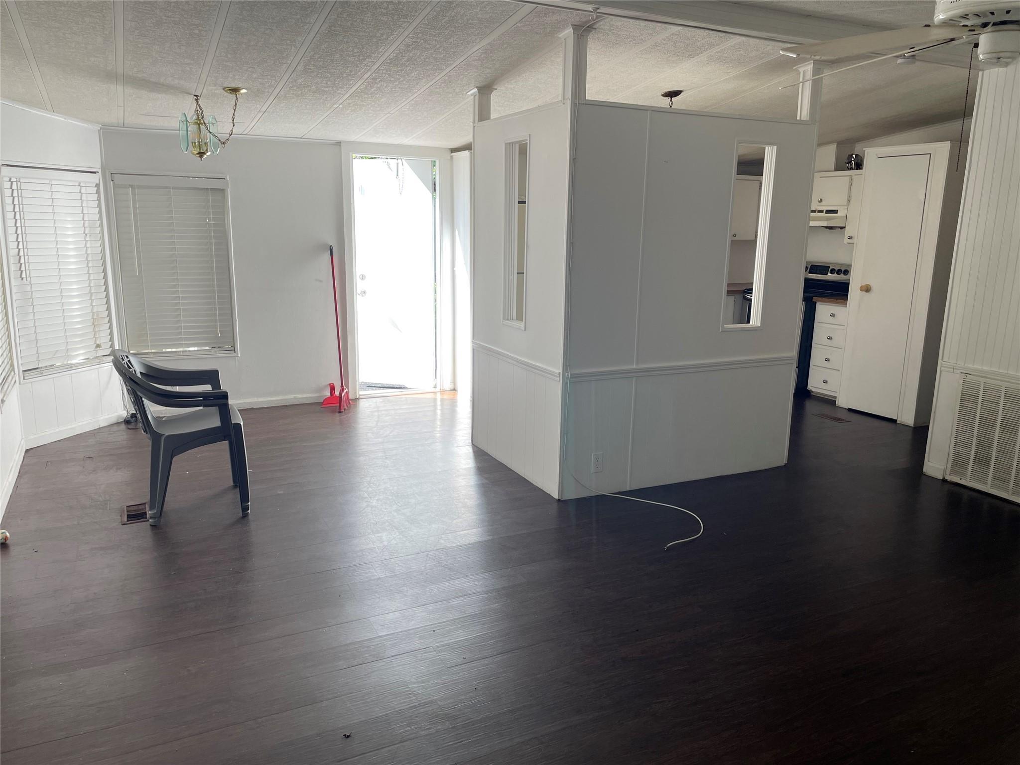 Ravenswood North 108-45 B - Residential Lease